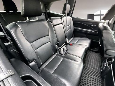 Used 2016 Honda Pilot Touring image 24
