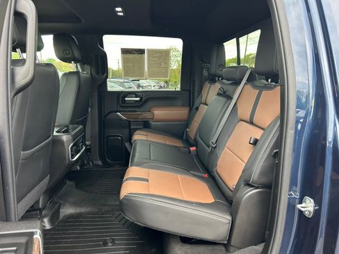 Used 2022 Chevrolet Silverado 2500 High Country w/ Technology Package AWD/4WD image 18