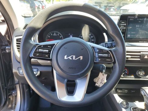 Used 2023 Kia Seltos LX AWD/4WD image 21