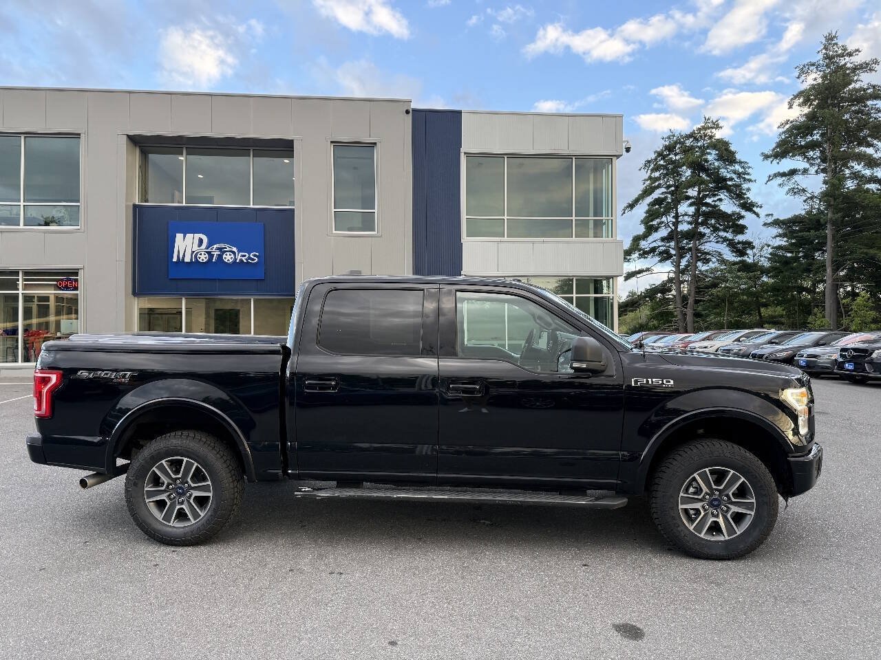 Used 2016 Ford F150 XLT w/ Equipment Group 302A Luxury AWD/4WD image 3