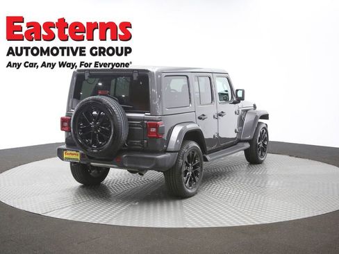 Used 2025 Jeep Wrangler Unlimited Sahara AWD/4WD image 36