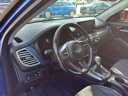 Used 2021 Kia Seltos S FWD image 13