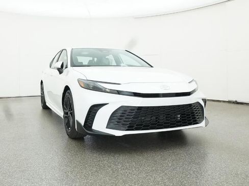 New 2026 Toyota Camry SE image 30