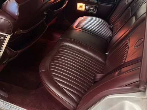 Used 1988 Cadillac Brougham RWD image 8