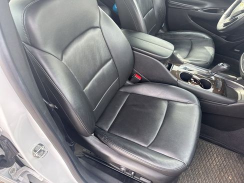 Used 2017 Chevrolet Malibu Premier image 14