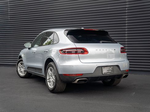 Used 2017 Porsche Macan AWD/4WD image 3