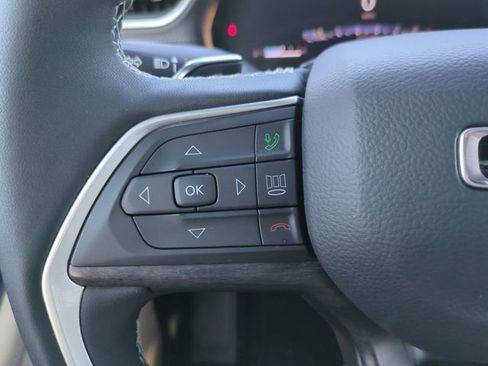 Used 2025 Jeep Grand Cherokee Limited image 28