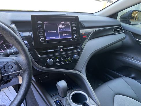 Used 2021 Toyota Camry LE FWD image 23