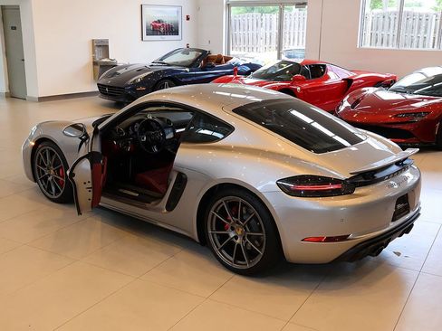 Used 2021 Porsche 718 Cayman GTS RWD image 36