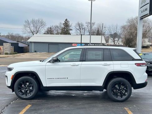 New 2026 Jeep Grand Cherokee 4WD image 6