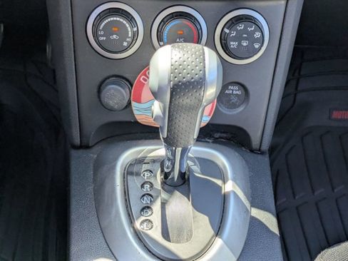 Used 2011 Nissan Rogue S image 9