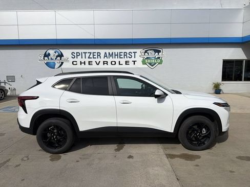 Used 2024 Chevrolet Trax LT w/ Driver Confidence Package FWD image 11