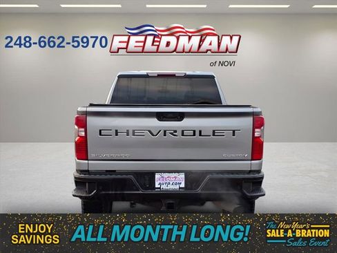 Used 2024 Chevrolet Silverado 2500 Custom w/ Custom Value Package image 4