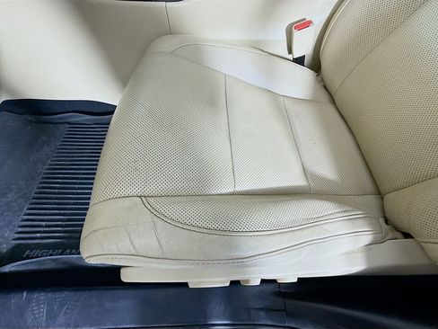 Used 2018 Toyota Highlander Limited image 18