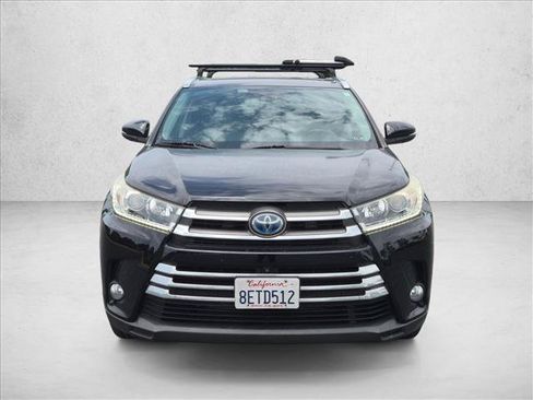Used 2018 Toyota Highlander Limited Platinum AWD/4WD image 2