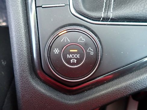 Used 2023 Volkswagen Tiguan SE image 24