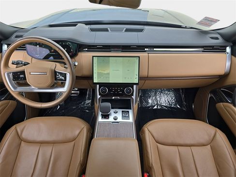 Certified 2023 Land Rover Range Rover Long Wheelbase Autobiography image 9