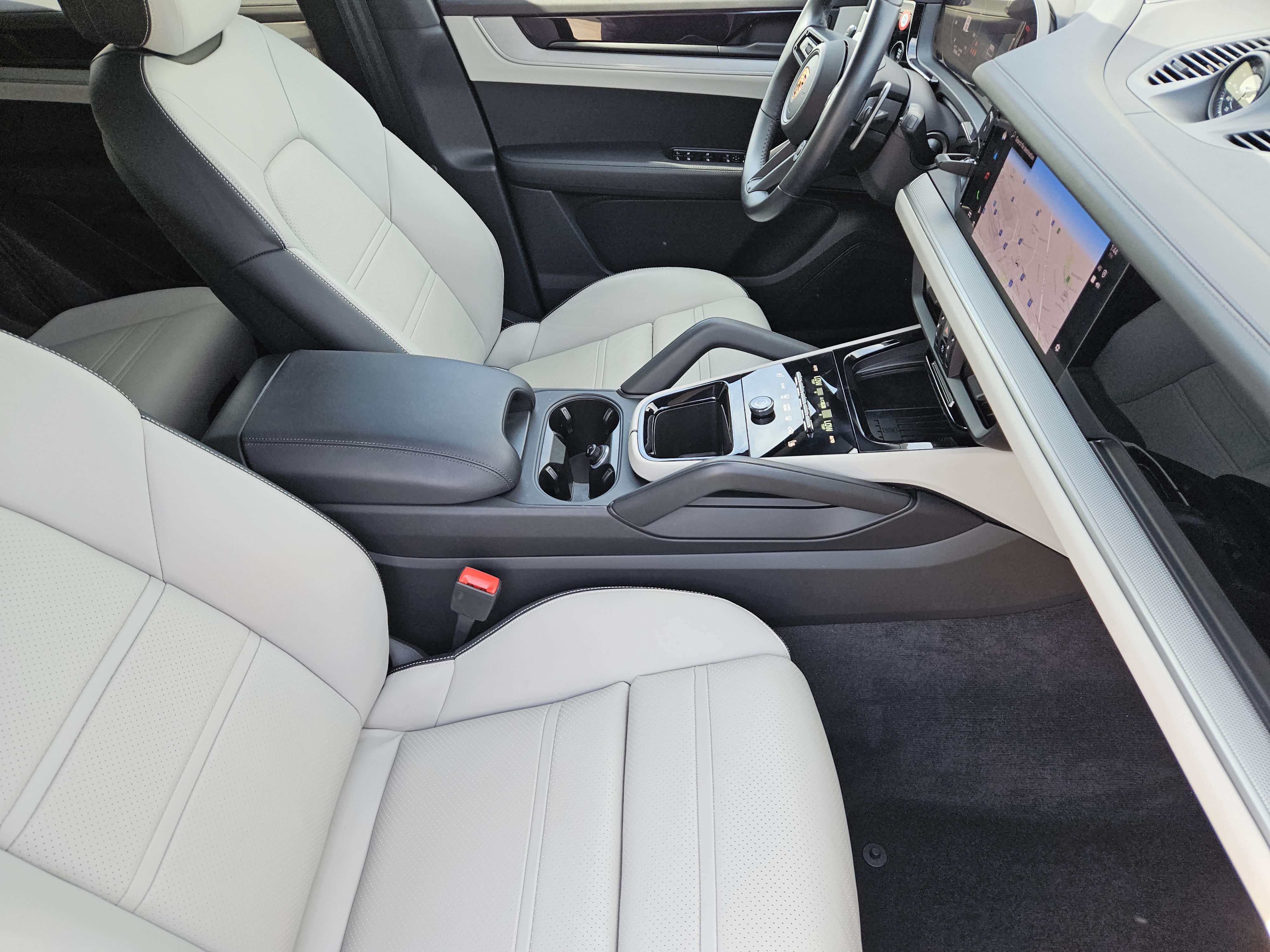 Certified 2024 Porsche Cayenne AWD/4WD image 15