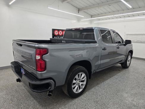 Used 2020 Chevrolet Silverado 1500 Custom w/ Custom Value Package RWD image 8