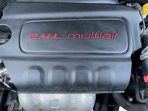 Used 2016 Jeep Renegade Latitude image 31