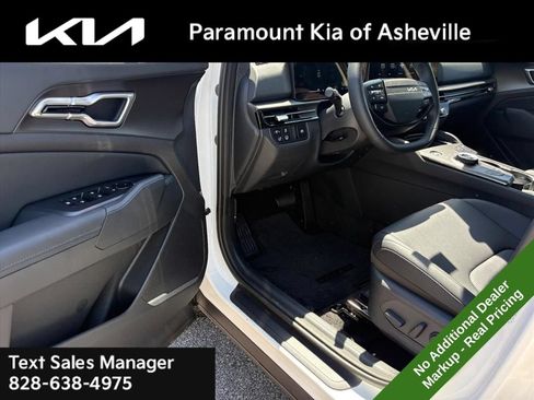 New 2026 Kia Sportage EX w/ EX Panoramic Sunroof Package AWD/4WD image 17