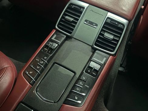 Used 2015 Porsche Panamera GTS image 22