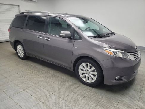 Used 2016 Toyota Sienna Limited Premium image 11