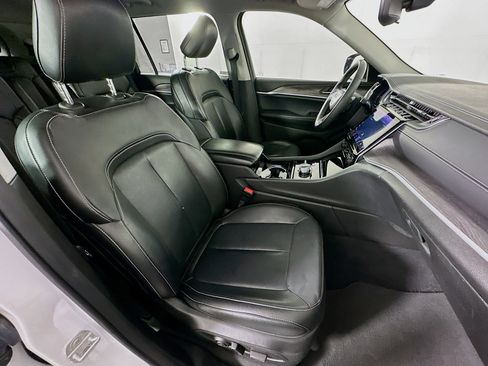 Used 2023 Jeep Grand Cherokee L Limited image 32