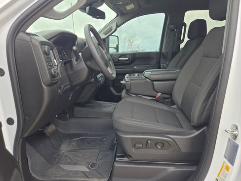 Certified 2025 Chevrolet Silverado 2500 Custom w/ Custom Value Package AWD/4WD image 9
