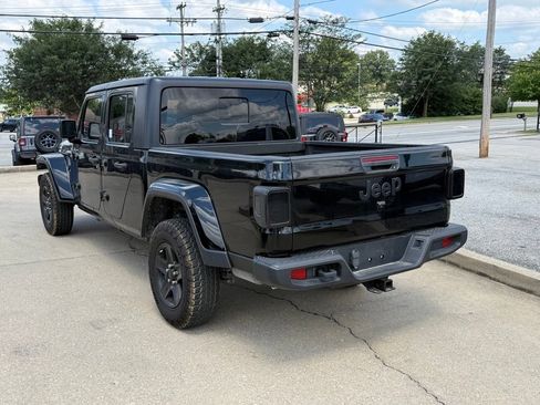 Used 2021 Jeep Gladiator Sport AWD/4WD image 9