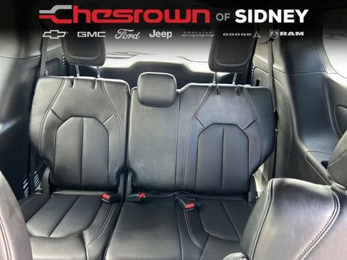Used 2025 Chrysler Pacifica Select FWD image 29