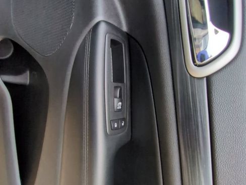 Used 2019 Jeep Grand Cherokee Laredo RWD image 24