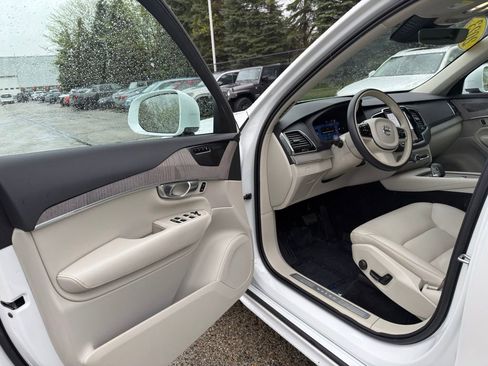 Used 2023 Volvo XC90 B6 Plus w/ Protection Package AWD/4WD image 10