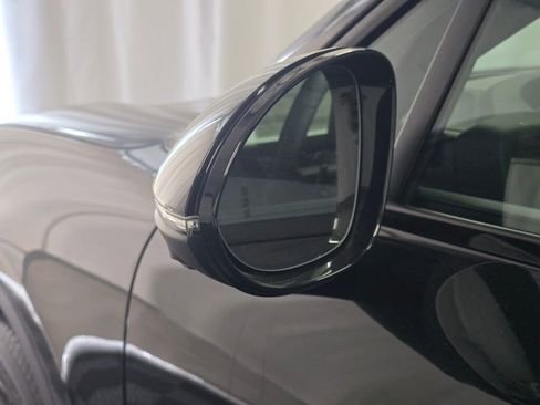 New 2026 Porsche Cayenne image 33