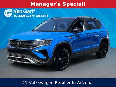 Used 2023 Volkswagen Taos SE w/ Panoramic Sunroof Package FWD image 1