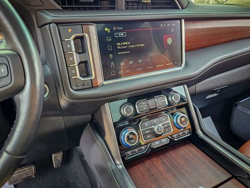 Certified 2023 GMC Yukon Denali Ultimate image 23
