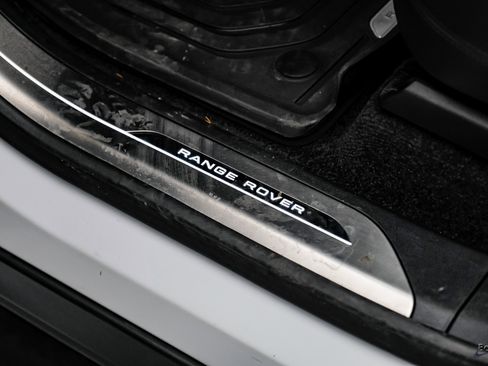 Used 2024 Land Rover Range Rover SE image 34