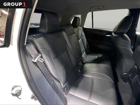 Used 2023 Toyota Corolla Cross XLE AWD/4WD image 20