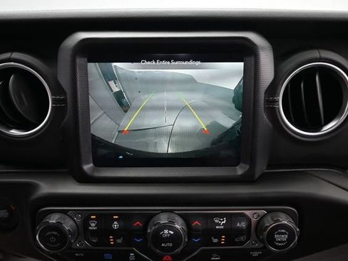 Used 2023 Jeep Wrangler Unlimited Sahara w/ Cold Weather Group AWD/4WD image 21