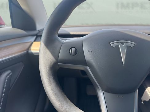 Used 2022 Tesla Model 3 Long Range image 17
