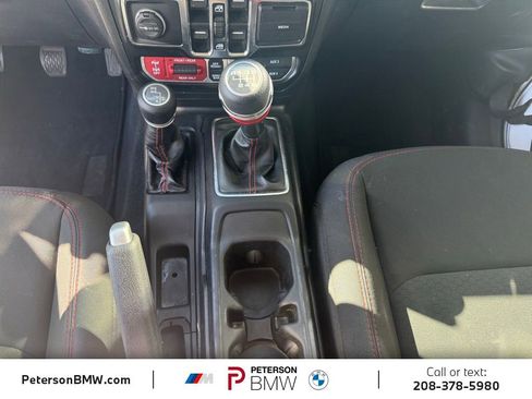 Used 2022 Jeep Wrangler Unlimited Rubicon AWD/4WD image 19