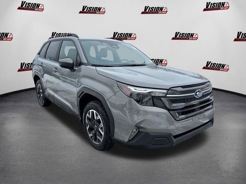 Used 2025 Subaru Forester Premium AWD/4WD image 3