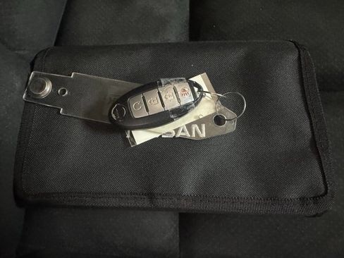 Used 2017 Nissan Murano SV w/ Premium Plus Package image 28