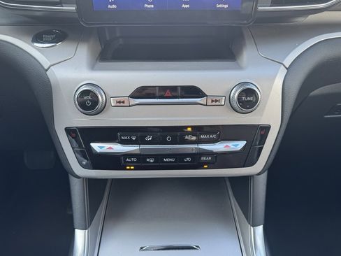 Used 2023 Ford Explorer XLT w/ Equipment Group 202A image 10