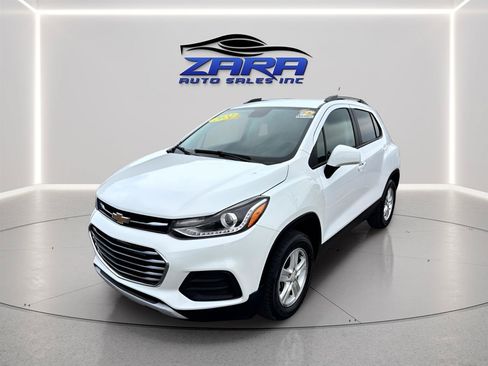 Used 2022 Chevrolet Trax LT w/ LT Convenience Package AWD/4WD image 2