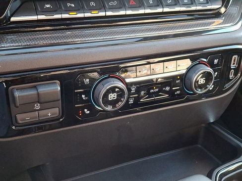 Used 2023 Chevrolet Silverado 1500 ZR2 w/ Technology Package image 16