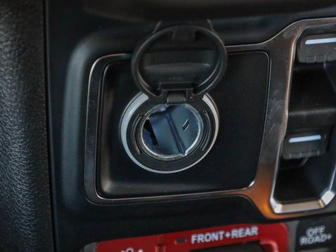 Used 2024 Jeep Gladiator Rubicon w/ Convenience Group image 21