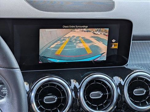 Used 2020 Mercedes-Benz GLB 250 4MATIC image 15