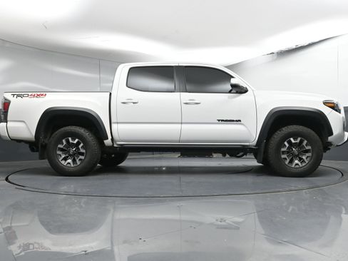 Certified 2021 Toyota Tacoma TRD Off-Road w/ Technology Package image 26