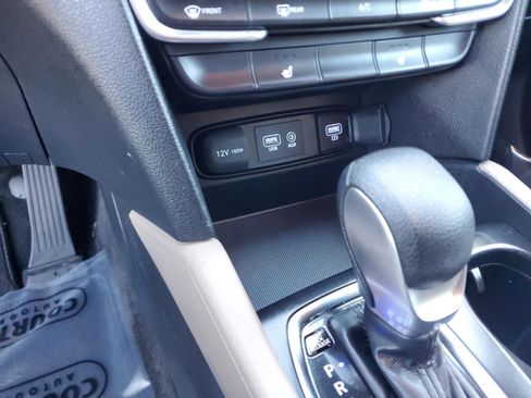 Used 2019 Hyundai Santa Fe SEL image 25